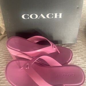 Coach Women's sculpted platform C logo leather sandals size 8